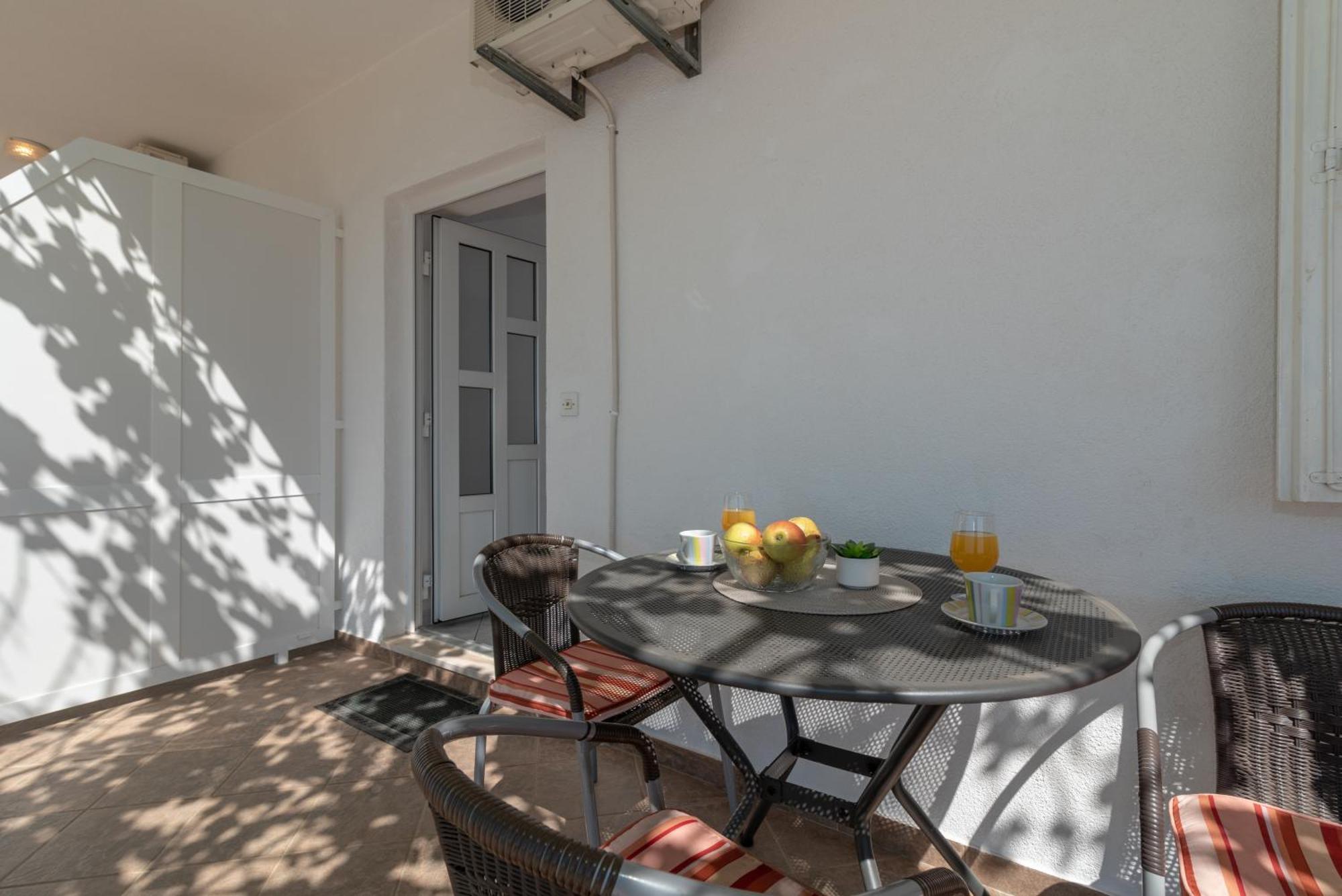 Apartments Villa Bella Vista Seget Трогир Екстериор снимка