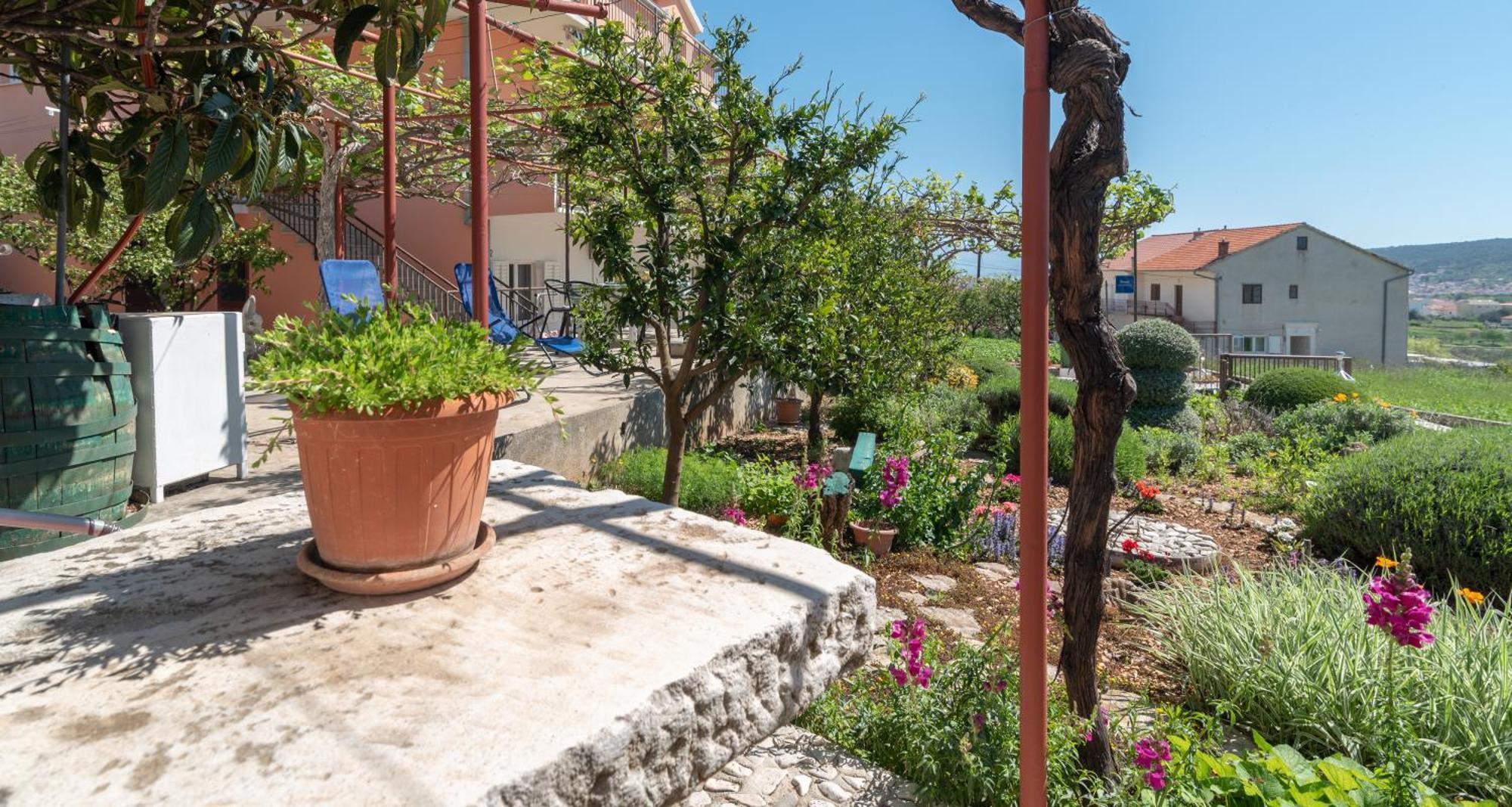Apartments Villa Bella Vista Seget Трогир Екстериор снимка