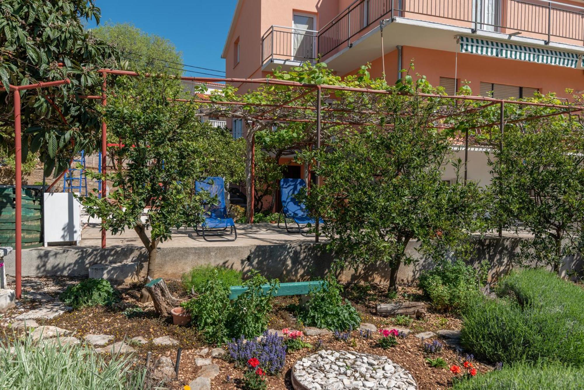 Apartments Villa Bella Vista Seget Трогир Екстериор снимка